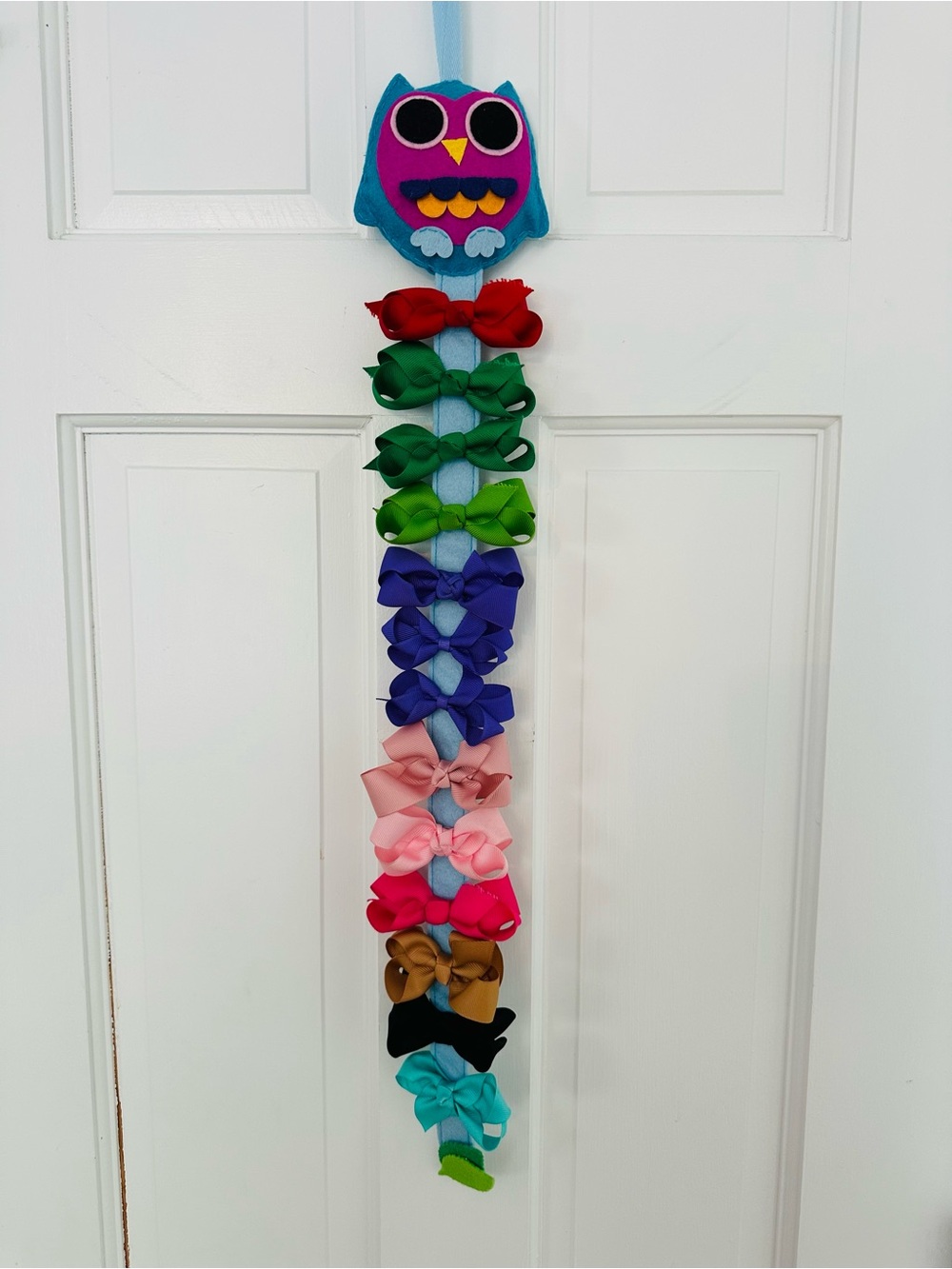 Kids Owl Hair Bow Organizer in Teal with 13x Multicolor 3” Bows